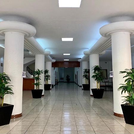 Hotel Capri De Leon Mexico Kültér fotó