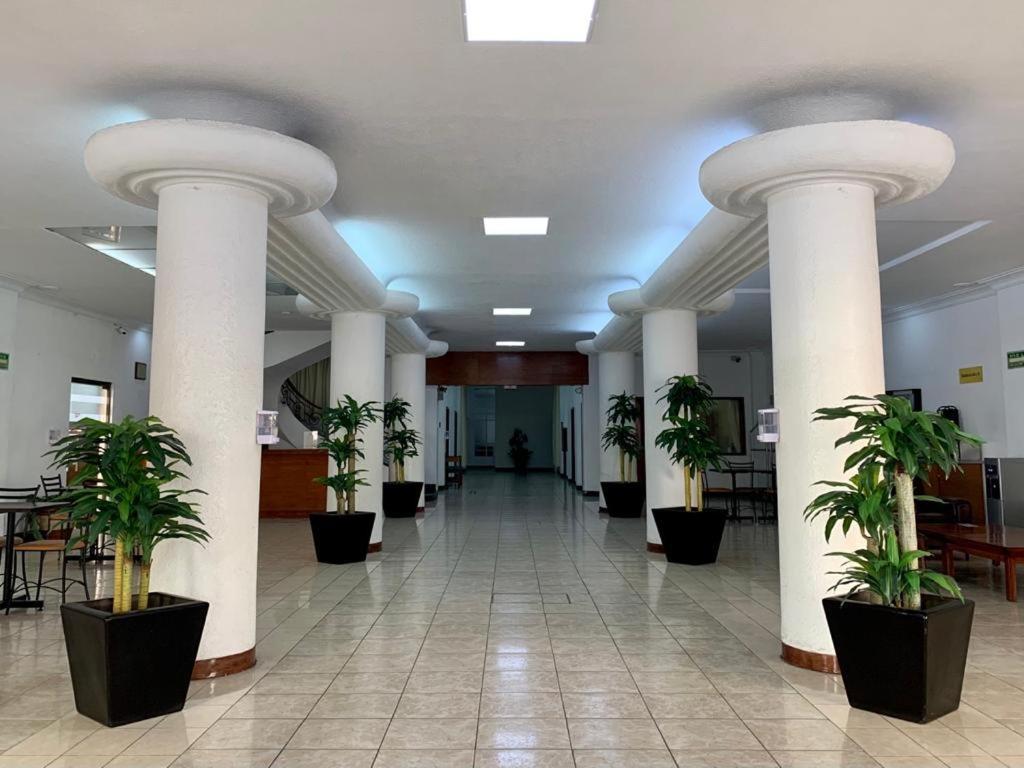 Hotel Capri De Leon Mexico Kültér fotó