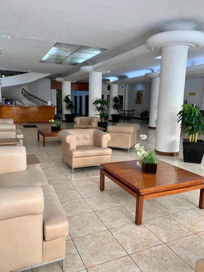 Hotel Capri De Leon Mexico Kültér fotó